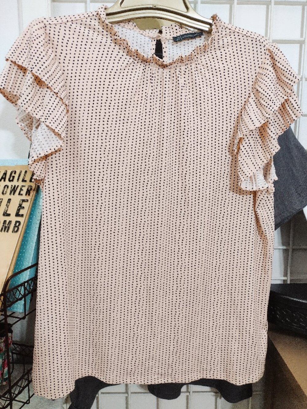 Adrianna Papell Lg Lite Pink with Black Polka Dots Ruffled Sleeves Pearl Button